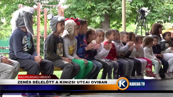 ZENÉS DÉLELŐTT A KINIZSI UTCAI OVIBAN