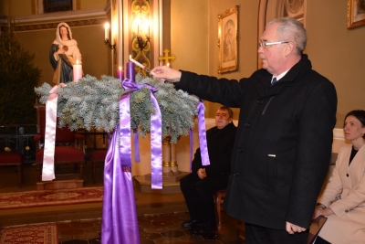 Dr. Fazekas Sándor országgyűlési képviselő gyújtotta meg az adventi koszorú negyedik gyertyáját