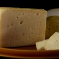 Üvegdarabok miatt sajtokat hívnak vissza a forgalomból