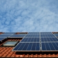 Egyre nagyobb teljesítményű napelemes rendszereket telepítenek a magyar háztartások