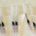 Az omikron ellen három adag kell a Pfizer/BioNTech-vakcinából