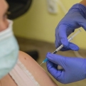 Magyarországon is vizsgálhatják a vakcinák hatásosságát az omikronnal szemben