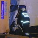Házfalnak csapódott furgonjával egy embercsempész Forráskúton
