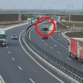 Egy kamion tolatása 9 órás lezárást eredményezett az M4-esen - VIDEÓ