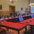 A kormányoldal kétharmad-egyharmados parlamenti arányokra tett javaslatot
