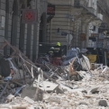 Leomlott egy társasház teteje Budapeste, sérültek, romok