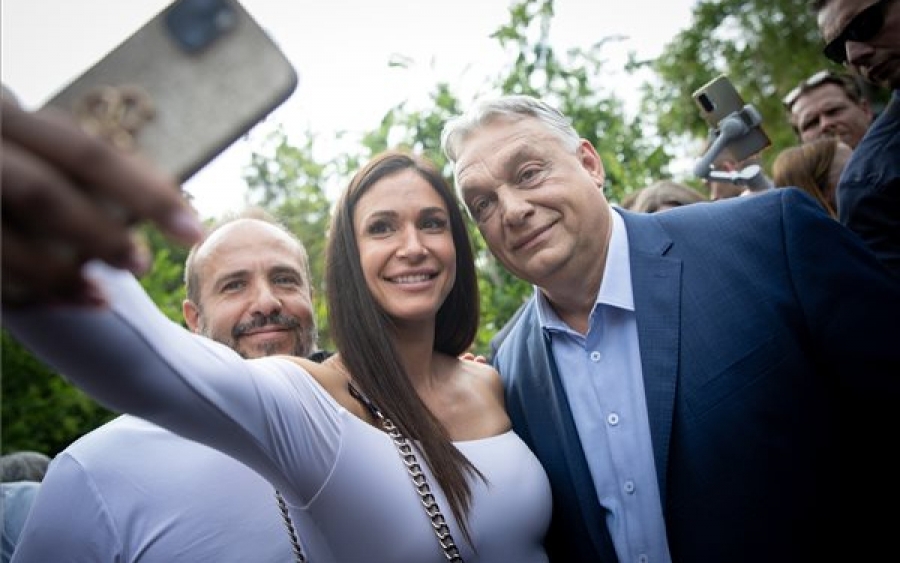 Kecskeméten folytatta vidéki kampánykörútját Orbán Viktor