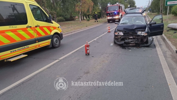 Három autó karambolozott Tiszafüreden