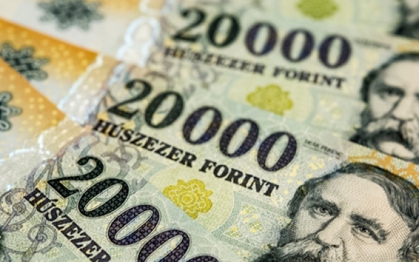 A tegnapi zuhanás után nagyot erősödött a forint csütörtök reggelre