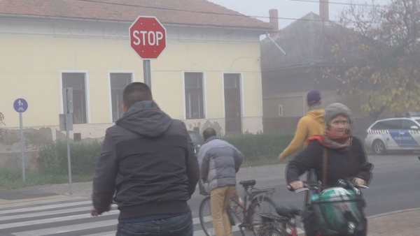 NEHEZEBB ÉSZREVENNI A GYALOGOSOKAT