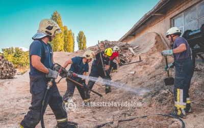 Faforgács égett egy törökszentmiklósi üzemben